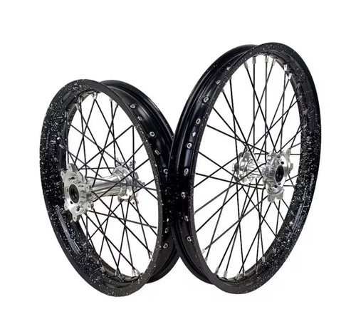 21’/18’ Ultra Bee Paint Splatter Wheel Set